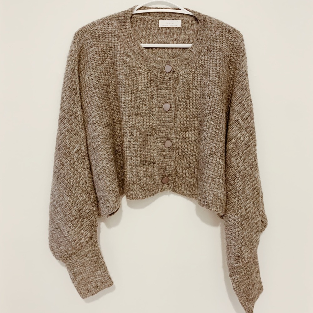 Oak and fort knitted, cropped cardigan. Worn once.